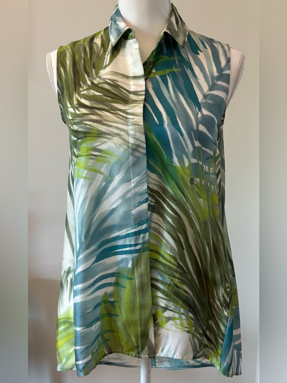 Sleeveless Silk Top, Lafayette 148, Size P, Tropical, Coastal Grandma